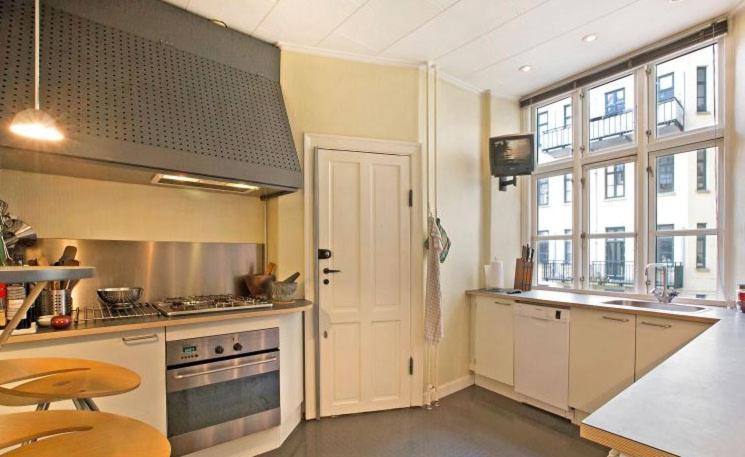 With Excellent Location Apartamento